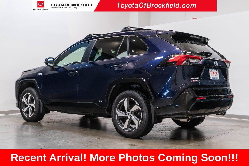 Used 2024 Toyota RAV4 SE w/ Weather & Moonroof Package AWD/4WD image 6