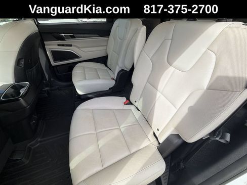 Used 2023 Kia Telluride EX w/ EX Captain's Chair Package FWD image 27