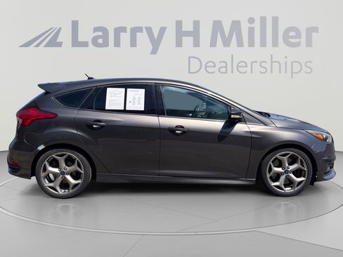 Used 2016 Ford Focus ST w/ Equipment Group 402A FWD image 6