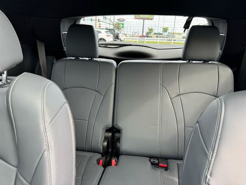 Used 2022 Buick Enclave Essence w/ Experience Buick Package FWD image 21