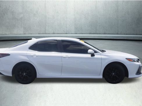 Used 2022 Toyota Camry LE FWD image 14