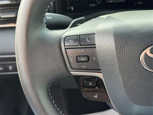 Used 2025 Toyota Camry SE image 20