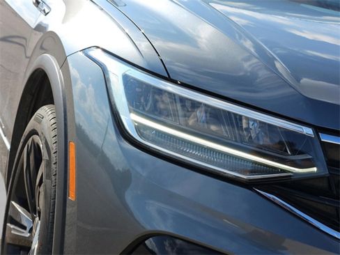 Used 2023 Volkswagen Tiguan SE R-Line image 6