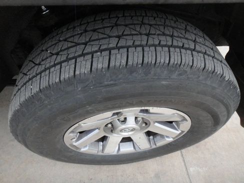 Used 2014 Toyota FJ Cruiser 2WD w/ Convenience Package image 28