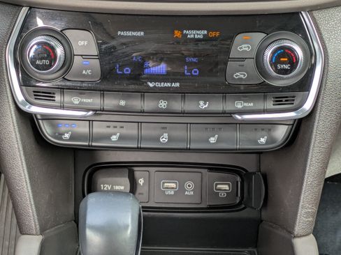 Used 2020 Hyundai Santa Fe Limited FWD image 17