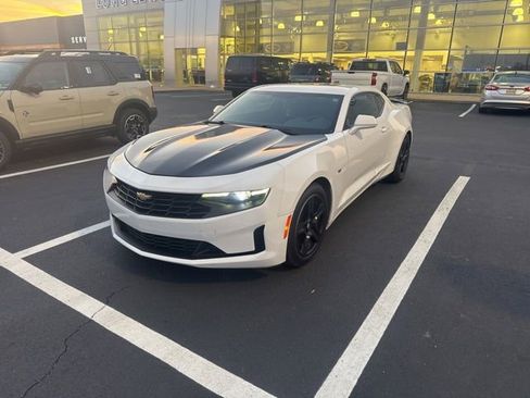 Used 2023 Chevrolet Camaro LT image 1