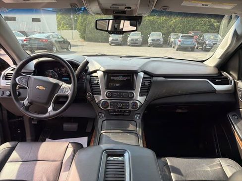 Used 2017 Chevrolet Suburban Premier AWD/4WD image 27
