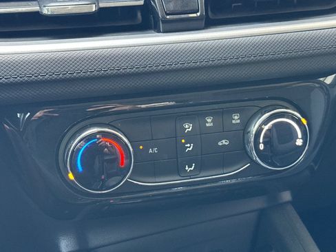 Used 2025 Chevrolet TrailBlazer LT w/ Driver Confidence Package FWD image 30