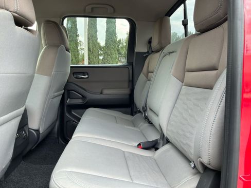 Used 2022 Nissan Frontier SV RWD image 17