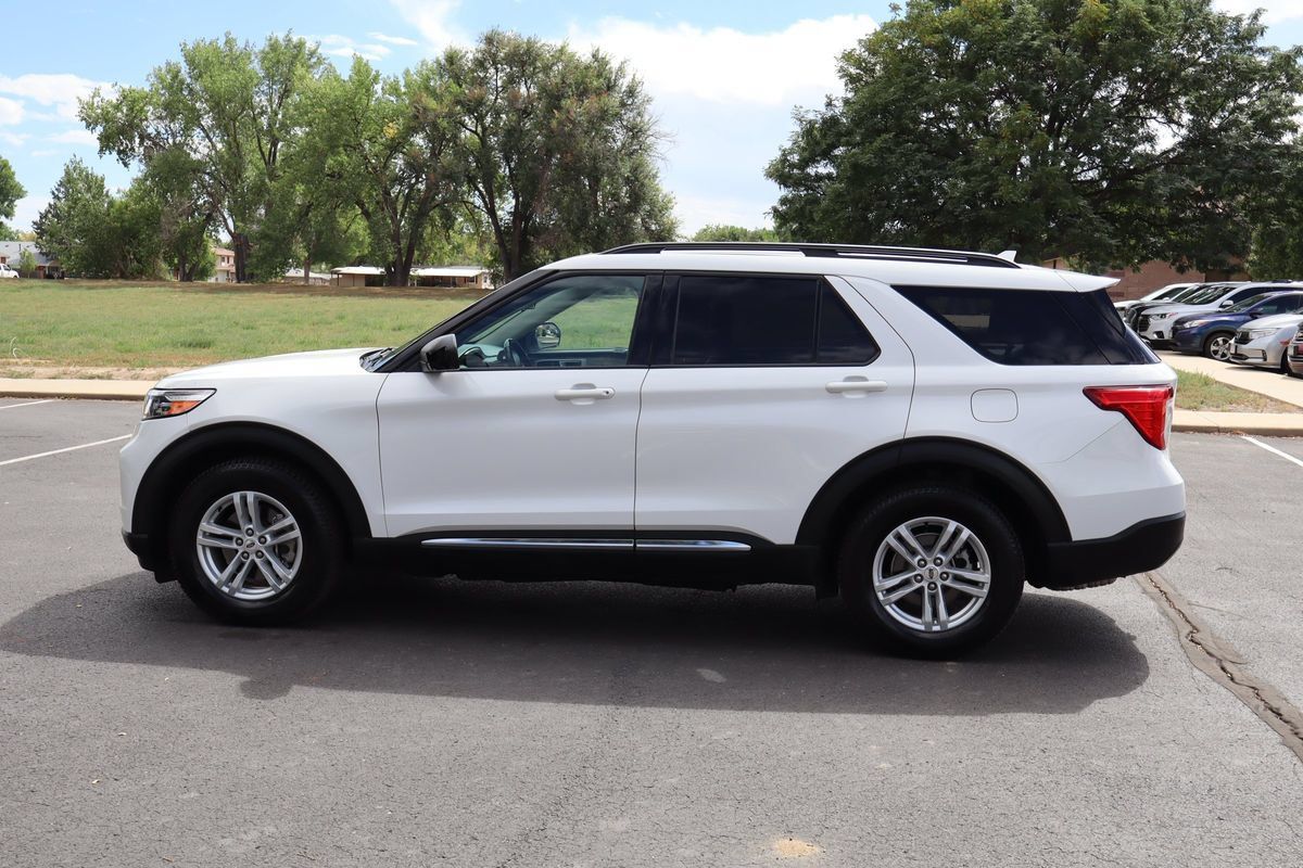 Used 2021 Ford Explorer XLT w/ Equipment Group 202A AWD/4WD image 9