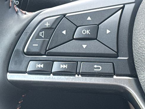 Used 2025 Nissan Sentra SR FWD image 18