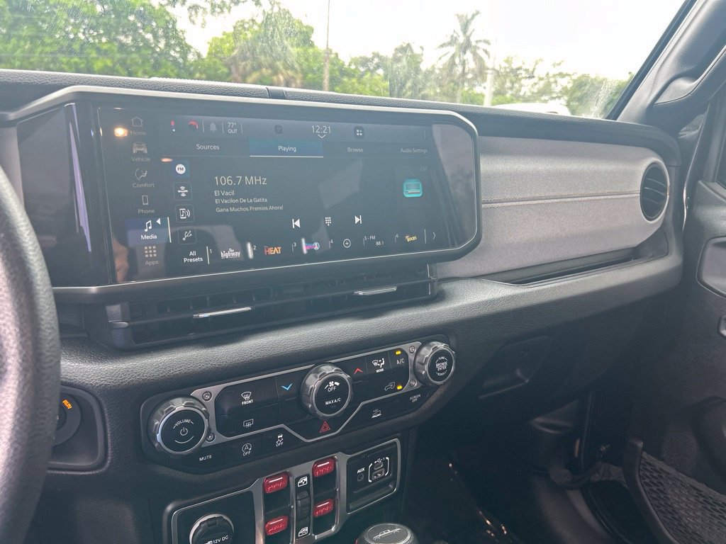 Used 2025 Jeep Gladiator Sport AWD/4WD image 11