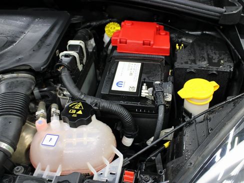 Used 2019 FIAT 500X Trekking w/ Sunroof & Beats Package image 20