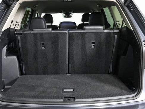 Certified 2025 Volkswagen Atlas SE image 21