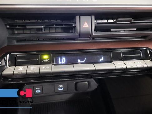 Used 2024 Toyota Prius Prime FWD image 26
