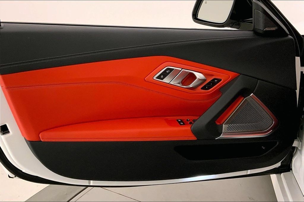 Certified 2023 BMW Z4 M40i w/ Premium Package RWD image 22