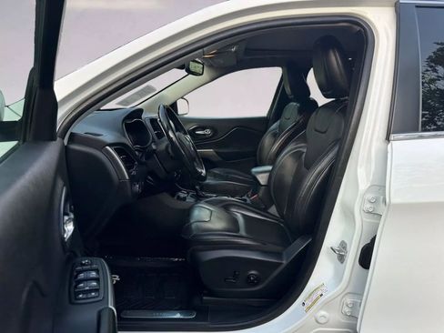 Used 2019 Jeep Cherokee Limited w/ Technology Group image 11