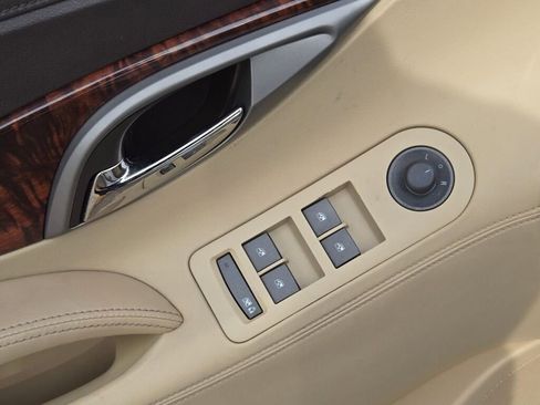 Used 2013 Buick LaCrosse Base image 17