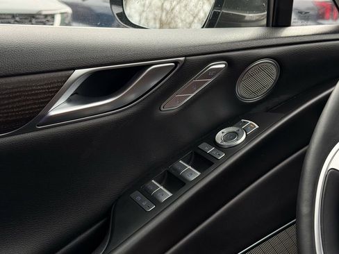 Used 2024 Genesis G80 image 30