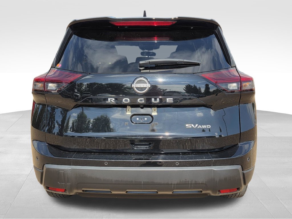 Used 2024 Nissan Rogue SV AWD/4WD image 7