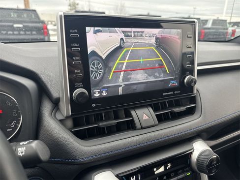 Used 2022 Toyota RAV4 SE image 24