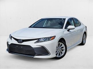 Used 2022 Toyota Camry LE image 1