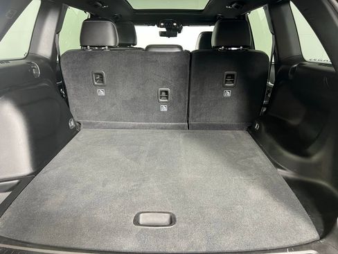 Used 2024 Jeep Grand Cherokee Limited w/ Luxury Tech Group II image 29