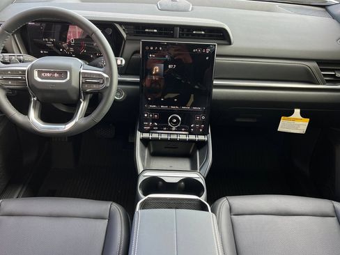 New 2027 GMC Terrain Elevation w/ Elevation Premium Package FWD image 12