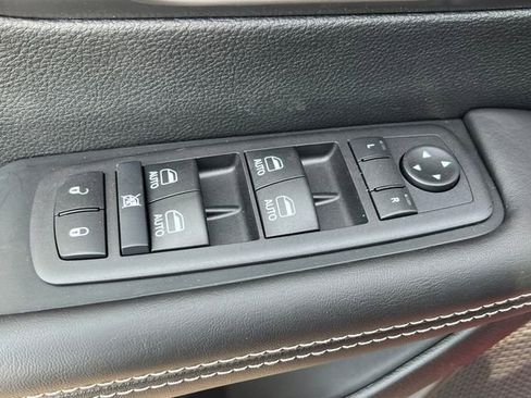 New 2026 Chrysler Pacifica Select image 16