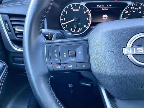 Certified 2025 Nissan Rogue SV image 22