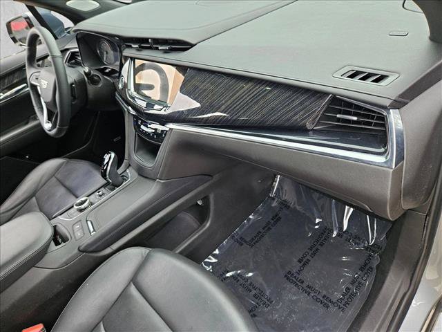 Used 2023 Cadillac XT6 Premium Luxury w/ Technology Package FWD image 20