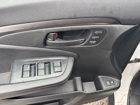 Used 2023 Honda Passport EX-L image 16