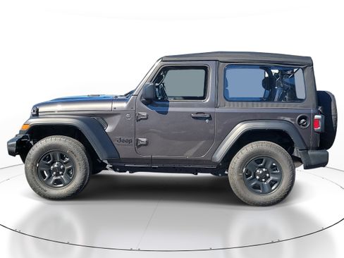 Used 2025 Jeep Wrangler Sport image 3