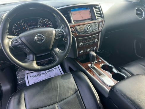 Used 2018 Nissan Pathfinder Platinum w/ Cargo Package image 28