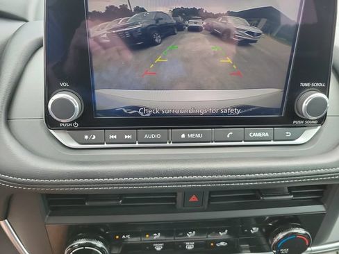 Used 2024 Nissan Rogue S AWD/4WD image 21