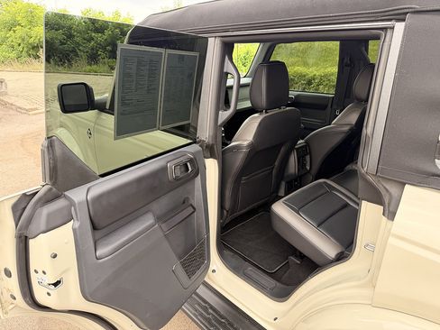 Used 2025 Ford Bronco Outer Banks AWD/4WD image 11