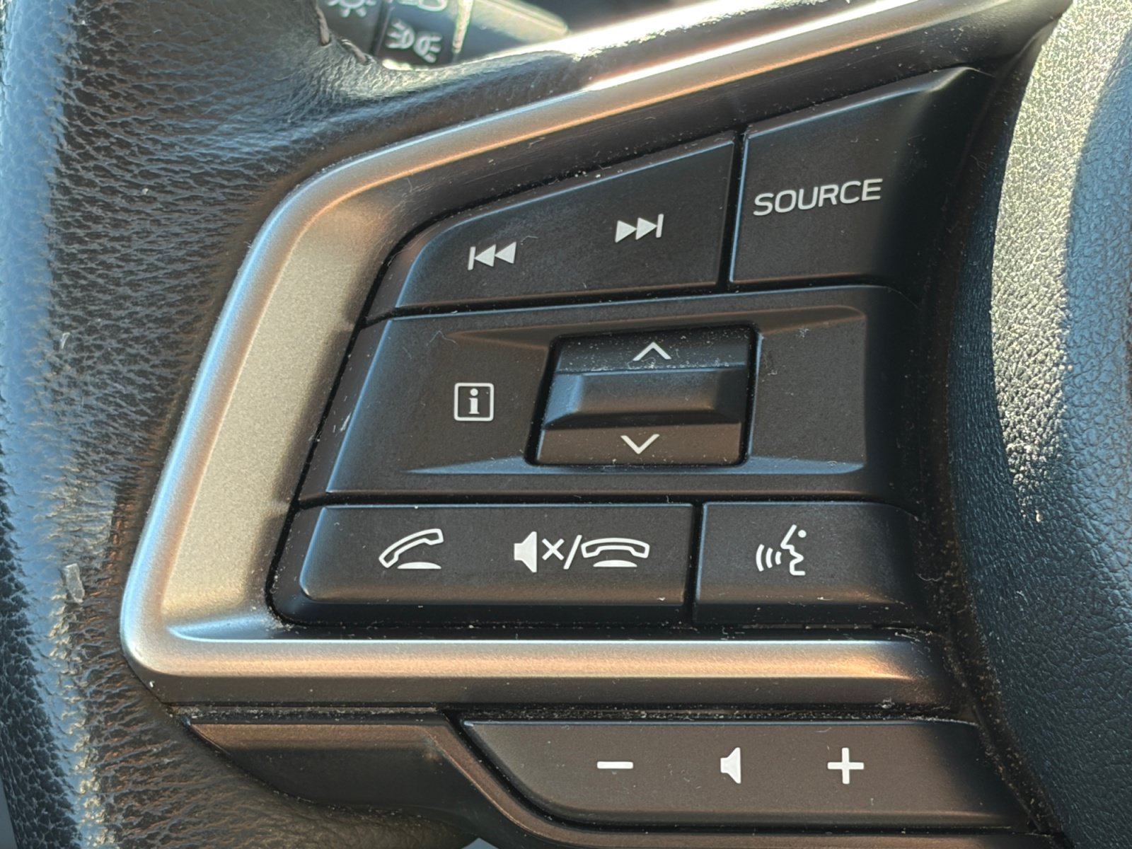 Used 2023 Subaru Ascent Limited w/ Technology Package AWD/4WD image 20
