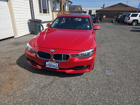 Used 2014 BMW 320i xDrive Sedan AWD/4WD image 3
