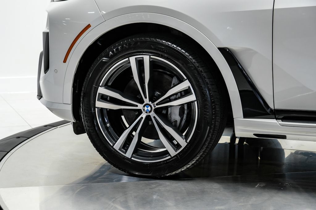 Used 2025 BMW X7 xDrive40i AWD/4WD image 68