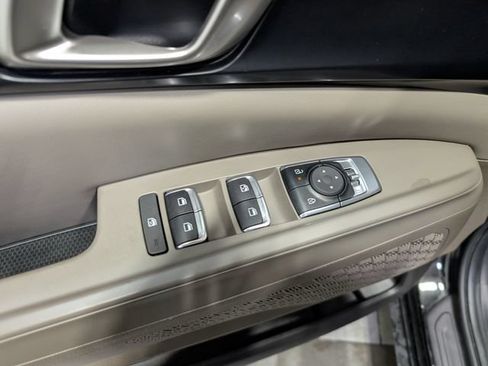 Used 2026 Kia Carnival FWD image 14
