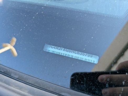 Used 2017 Jeep Grand Cherokee Laredo w/ Quick Order Package 23E image 34