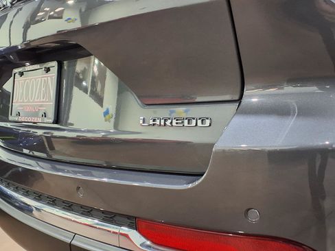 Used 2023 Jeep Grand Cherokee Laredo w/ Luxury Tech Group I AWD/4WD image 7