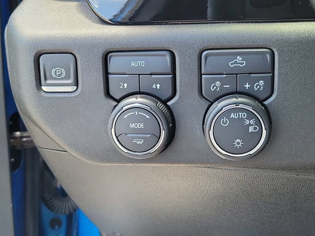 Used 2023 Chevrolet Silverado 1500 LT AWD/4WD image 19