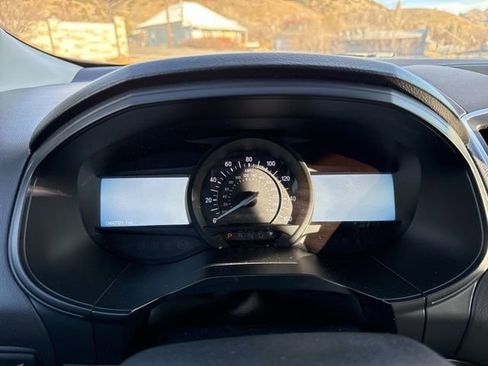 Used 2022 Ford Edge Titanium image 19