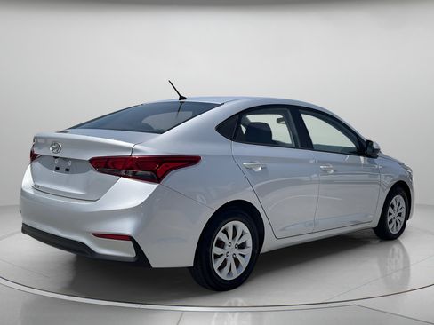 Used 2020 Hyundai Accent SE FWD image 3