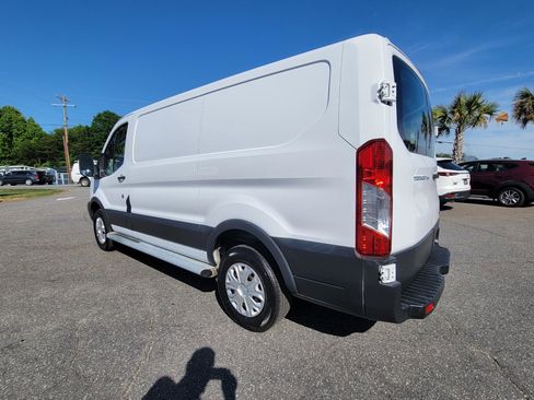 Used 2015 Ford Transit 250 130 Low Roof w/ Exterior Upgrade Package RWD image 11