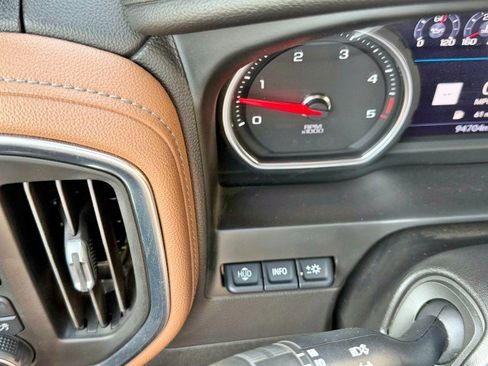 Used 2020 Chevrolet Silverado 3500 High Country image 26