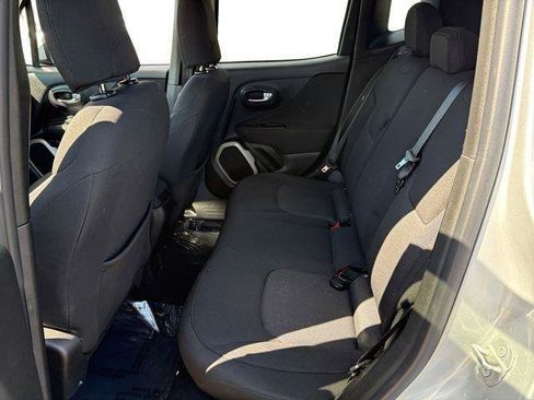 Used 2015 Jeep Renegade Latitude AWD/4WD image 12