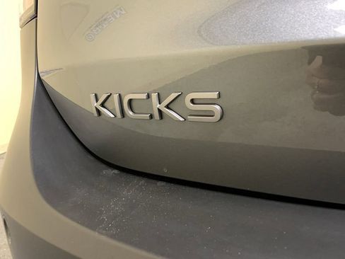 Used 2025 Nissan Kicks SV w/ SV Premium Package image 17