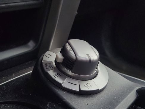 Used 2022 Toyota 4Runner SR5 Premium w/ Moonroof Package image 32